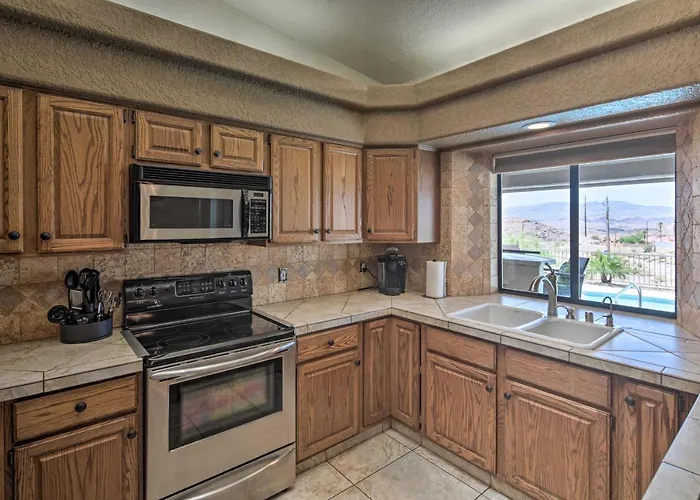 Casa vacanze Heated Pool, & Mtn Views: Havasu Home! *