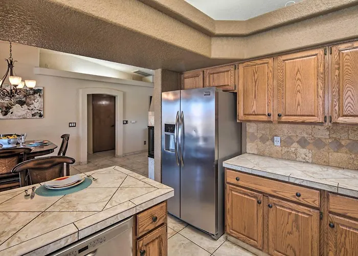 Heated Pool, & Mtn Views: Havasu Home!