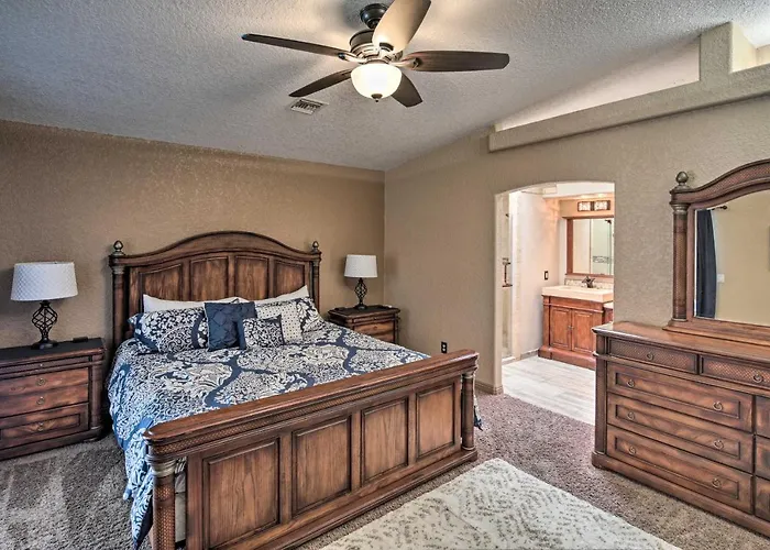 Casa vacanze Heated Pool, & Mtn Views: Havasu Home!