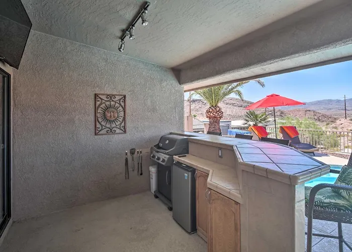 Casa vacanze Heated Pool, & Mtn Views: Havasu Home!
