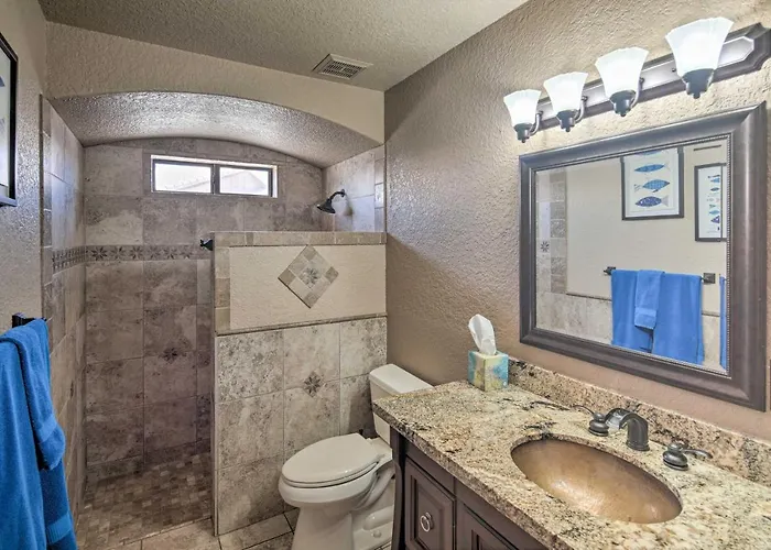 Heated Pool, & Mtn Views: Havasu Home! Casa vacanze Lake Havasu City