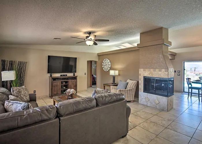 Heated Pool, & Mtn Views: Havasu Home! Casa vacanze *